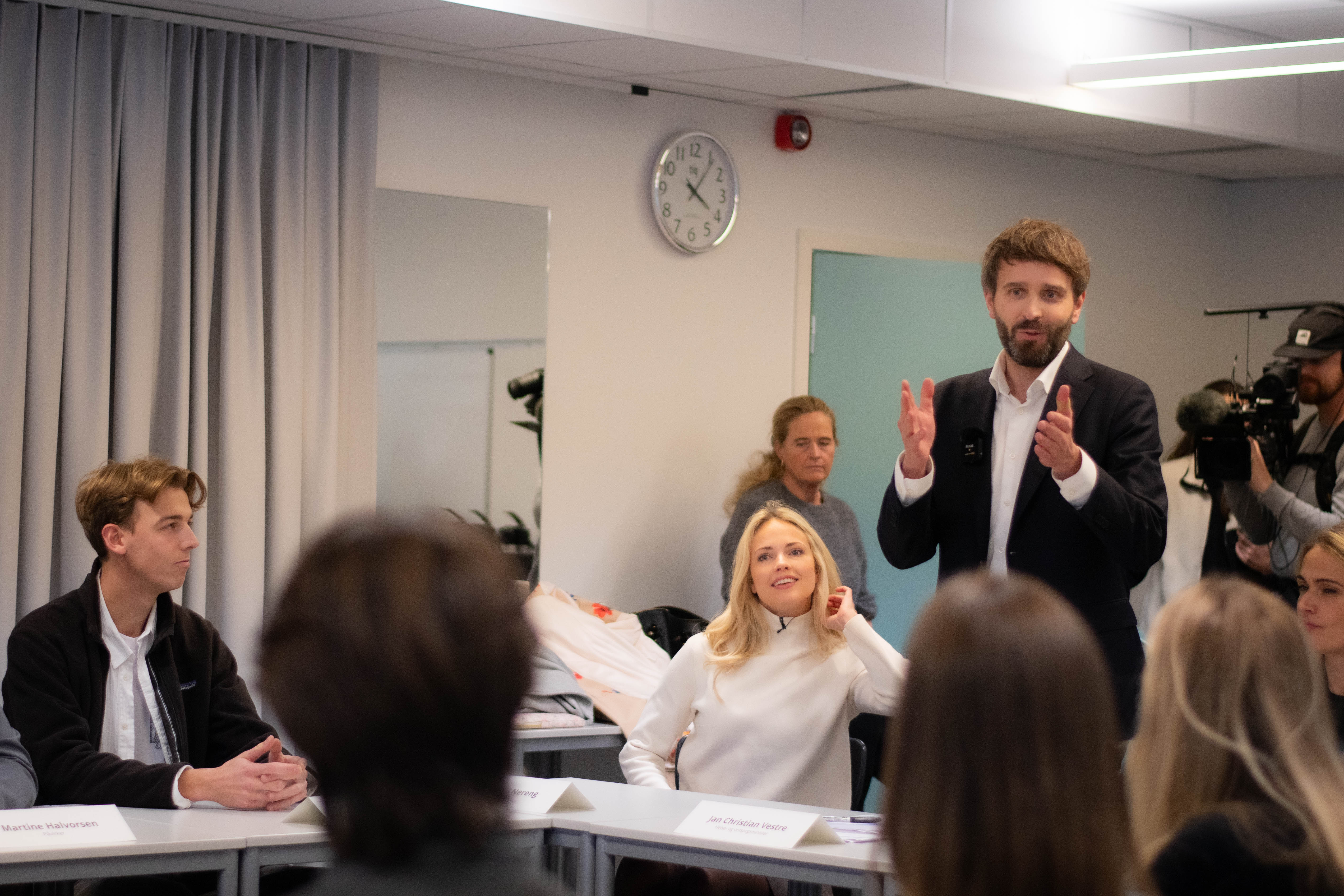 Statsråd Vestre holder innlegg