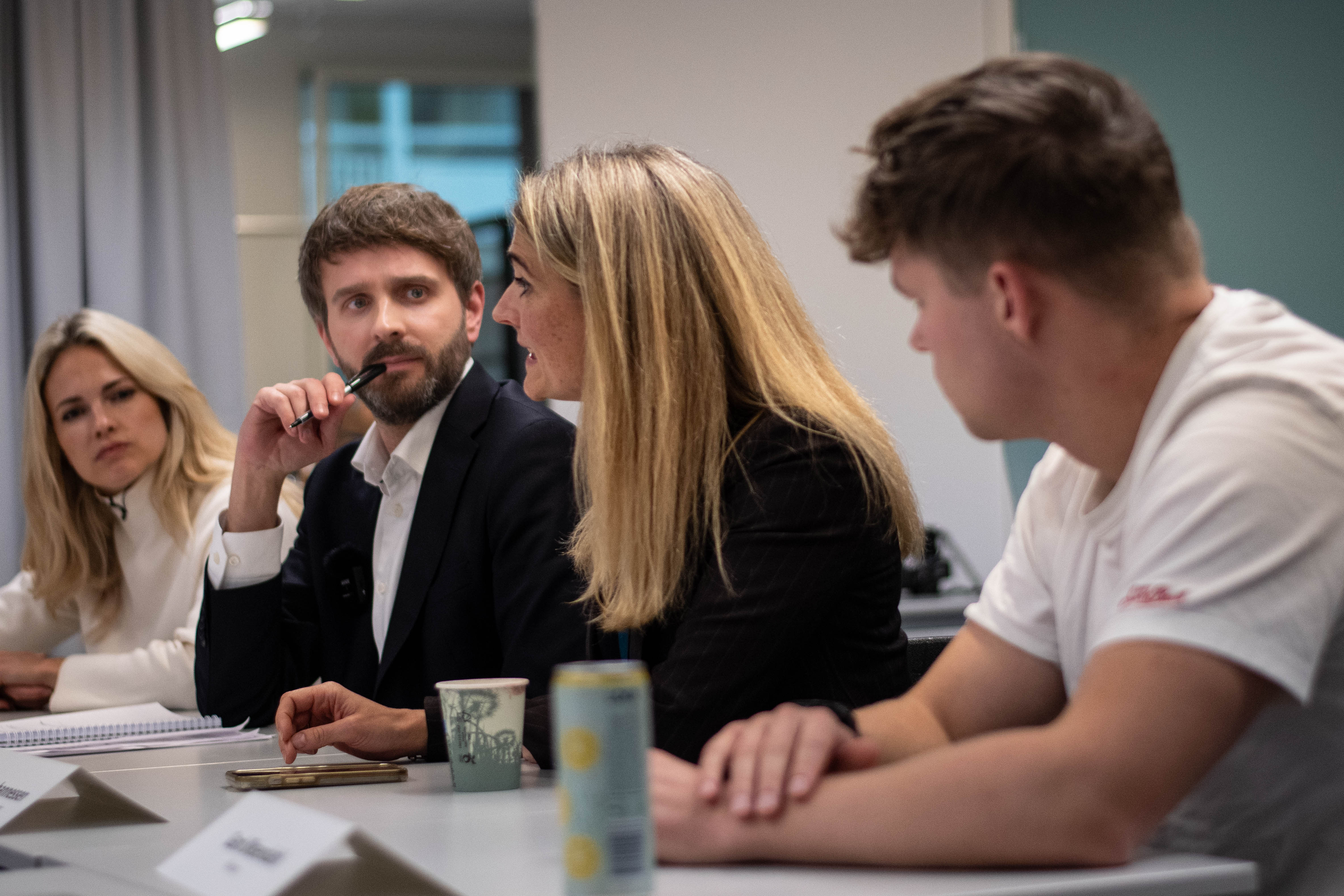 Statsråd Vestre leder dialogmøtet