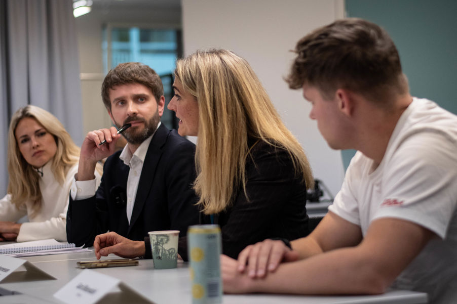 Statsråd Vestre leder dialogmøtet